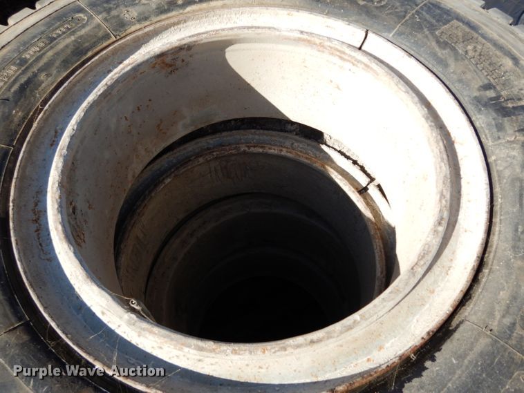 image for item FD9596 (2) Fidelity 10.00R20 tires