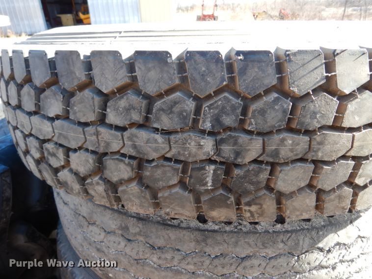 image for item FD9596 (2) Fidelity 10.00R20 tires