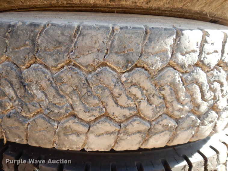 image for item FD9596 (2) Fidelity 10.00R20 tires