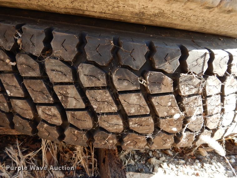 image for item FD9596 (2) Fidelity 10.00R20 tires