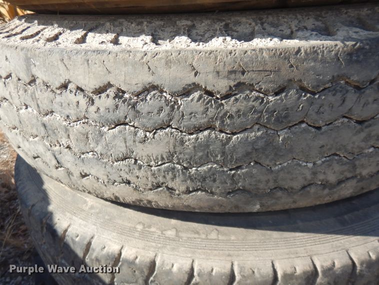 image for item FD9596 (2) Fidelity 10.00R20 tires