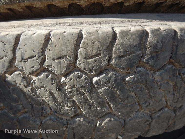 image for item FD9596 (2) Fidelity 10.00R20 tires