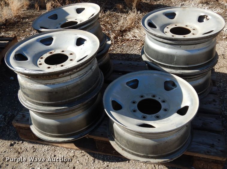 image for item FD9599 (7) Chevrolet 2500 wheels