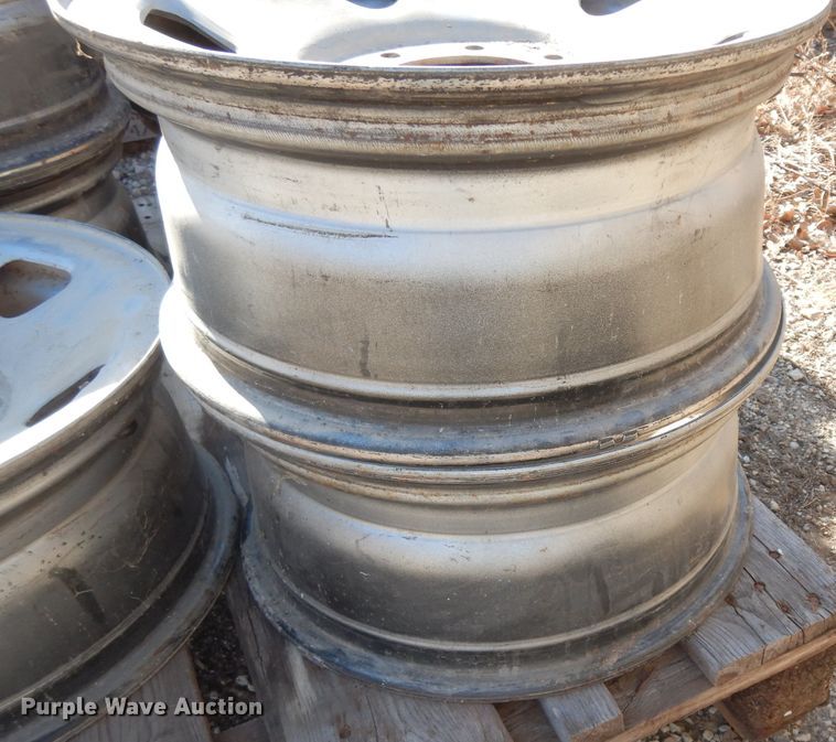 image for item FD9599 (7) Chevrolet 2500 wheels