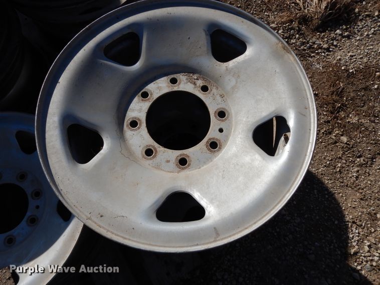 image for item FD9599 (7) Chevrolet 2500 wheels