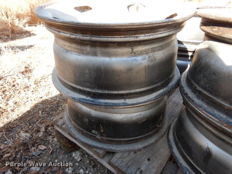 image for item FD9599 (7) Chevrolet 2500 wheels