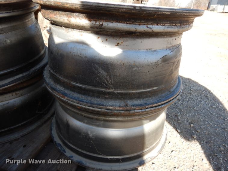 image for item FD9599 (7) Chevrolet 2500 wheels