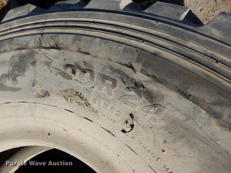 image for item FD9600 (2) tires