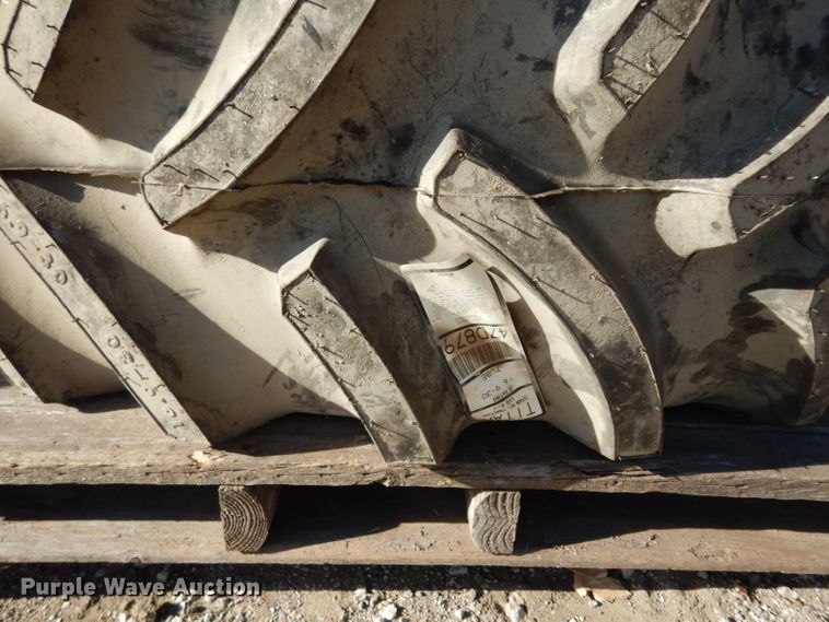 image for item FD9600 (2) tires