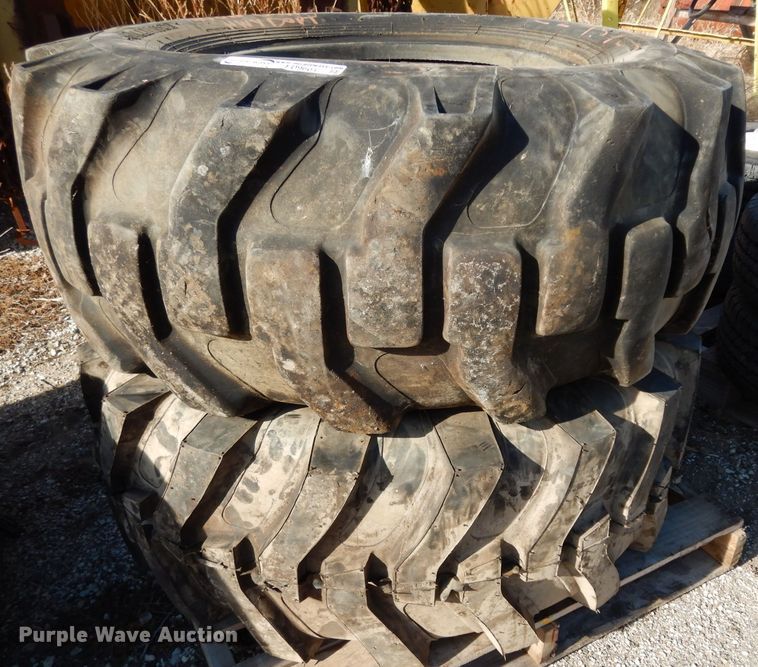 image for item FD9601 (2) Alliance 17.5L-24 tires