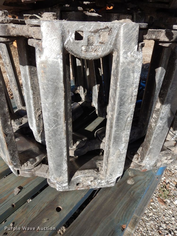 image for item FD9606 Steel skid steer tracks