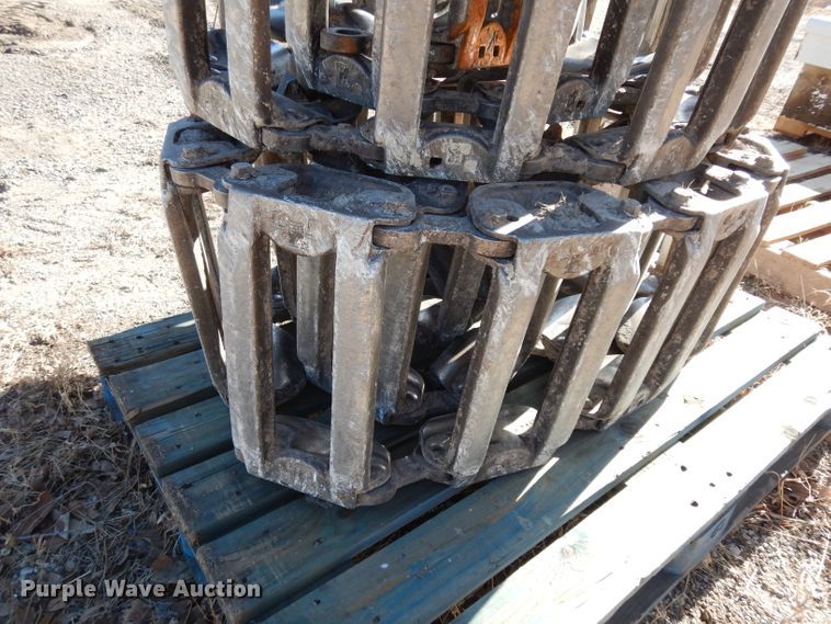 image for item FD9606 Steel skid steer tracks