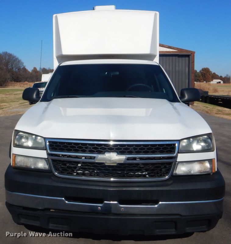 image for item FF9109 2006 Chevrolet Silverado 2500HD Ext. Cab pickup truck