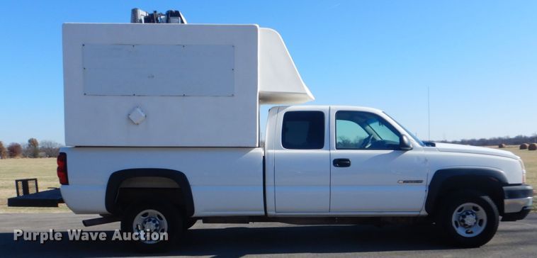 image for item FF9109 2006 Chevrolet Silverado 2500HD Ext. Cab pickup truck