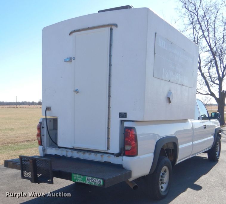 image for item FF9109 2006 Chevrolet Silverado 2500HD Ext. Cab pickup truck