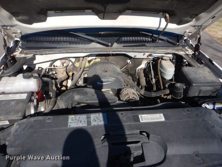 image for item FF9109 2006 Chevrolet Silverado 2500HD Ext. Cab pickup truck