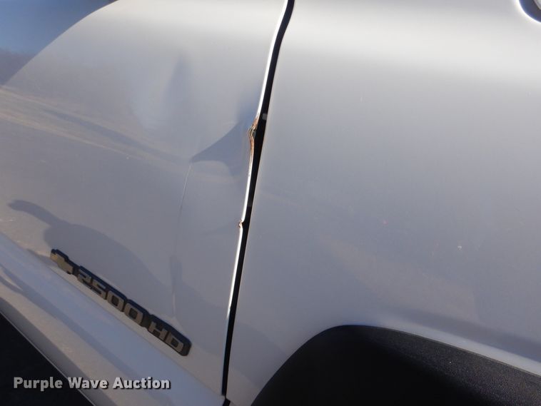 image for item FF9109 2006 Chevrolet Silverado 2500HD Ext. Cab pickup truck