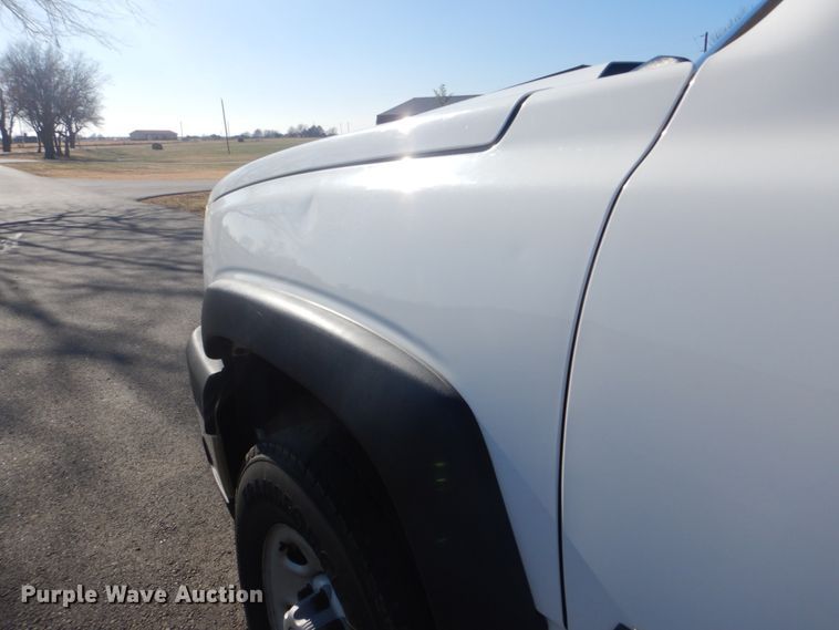image for item FF9109 2006 Chevrolet Silverado 2500HD Ext. Cab pickup truck
