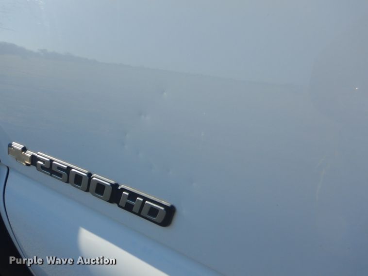 image for item FF9109 2006 Chevrolet Silverado 2500HD Ext. Cab pickup truck