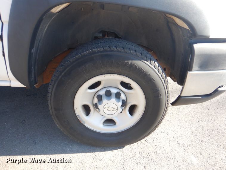 image for item FF9109 2006 Chevrolet Silverado 2500HD Ext. Cab pickup truck