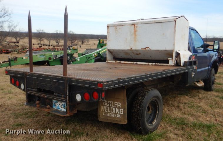 image for item FF9183 1999 Ford F350 Super Duty bale bed pickup truck