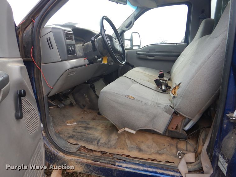 image for item FF9183 1999 Ford F350 Super Duty bale bed pickup truck