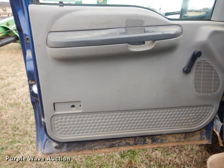 image for item FF9183 1999 Ford F350 Super Duty bale bed pickup truck