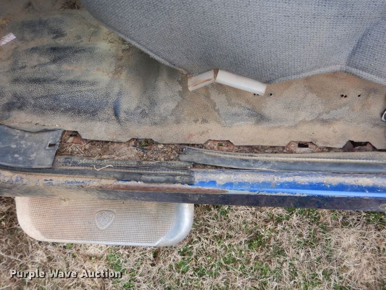 image for item FF9183 1999 Ford F350 Super Duty bale bed pickup truck