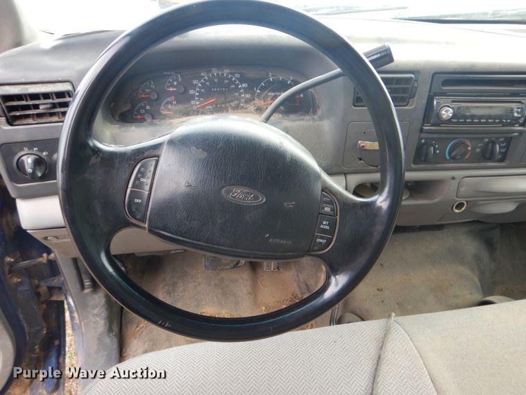 image for item FF9183 1999 Ford F350 Super Duty bale bed pickup truck