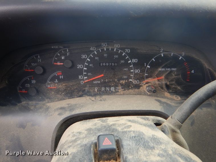 image for item FF9183 1999 Ford F350 Super Duty bale bed pickup truck