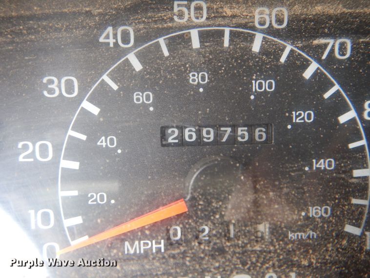 image for item FF9183 1999 Ford F350 Super Duty bale bed pickup truck