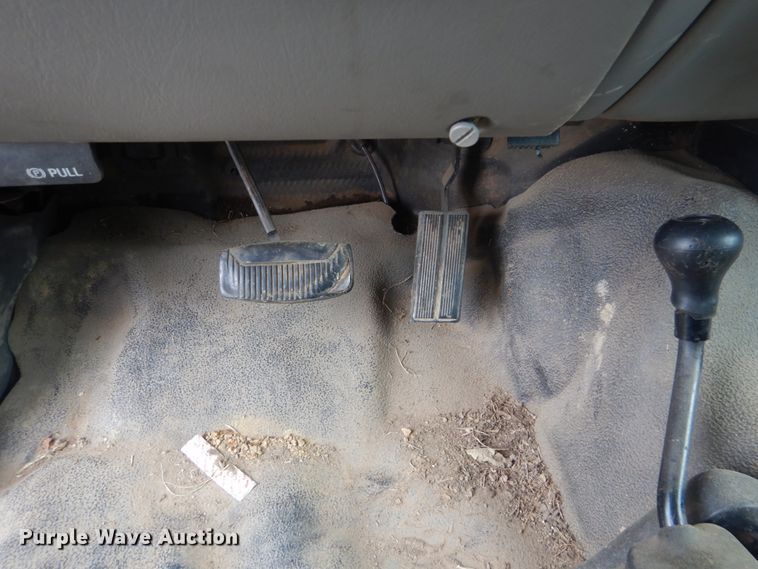 image for item FF9183 1999 Ford F350 Super Duty bale bed pickup truck