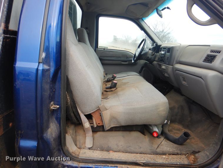 image for item FF9183 1999 Ford F350 Super Duty bale bed pickup truck