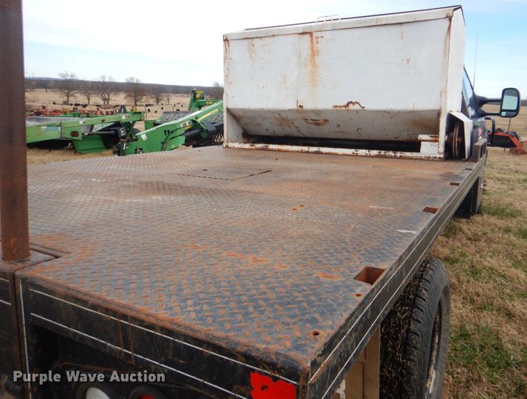 image for item FF9183 1999 Ford F350 Super Duty bale bed pickup truck