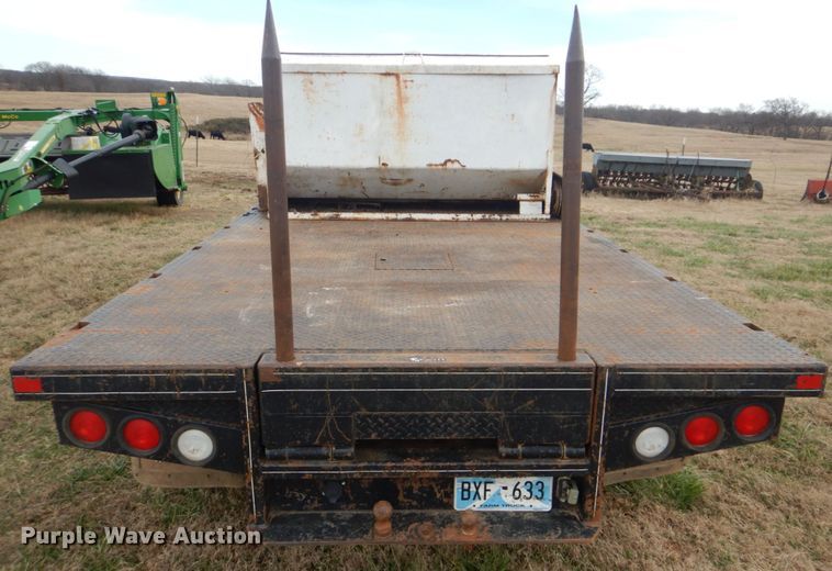 image for item FF9183 1999 Ford F350 Super Duty bale bed pickup truck