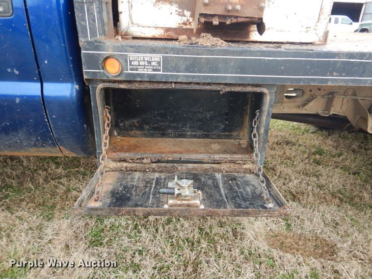 image for item FF9183 1999 Ford F350 Super Duty bale bed pickup truck