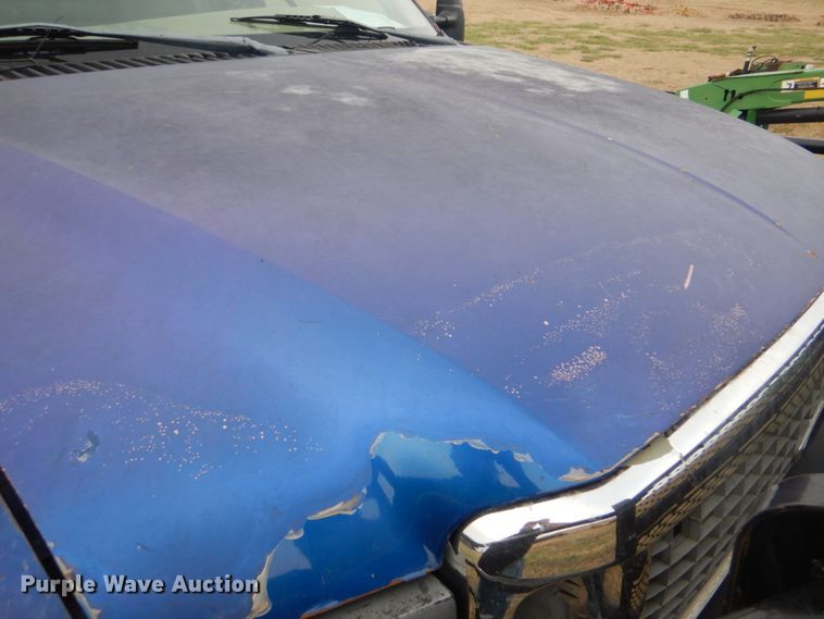 image for item FF9183 1999 Ford F350 Super Duty bale bed pickup truck