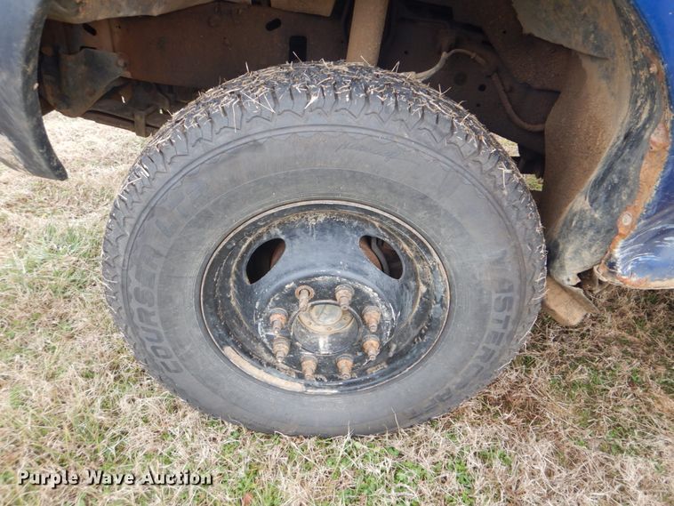 image for item FF9183 1999 Ford F350 Super Duty bale bed pickup truck