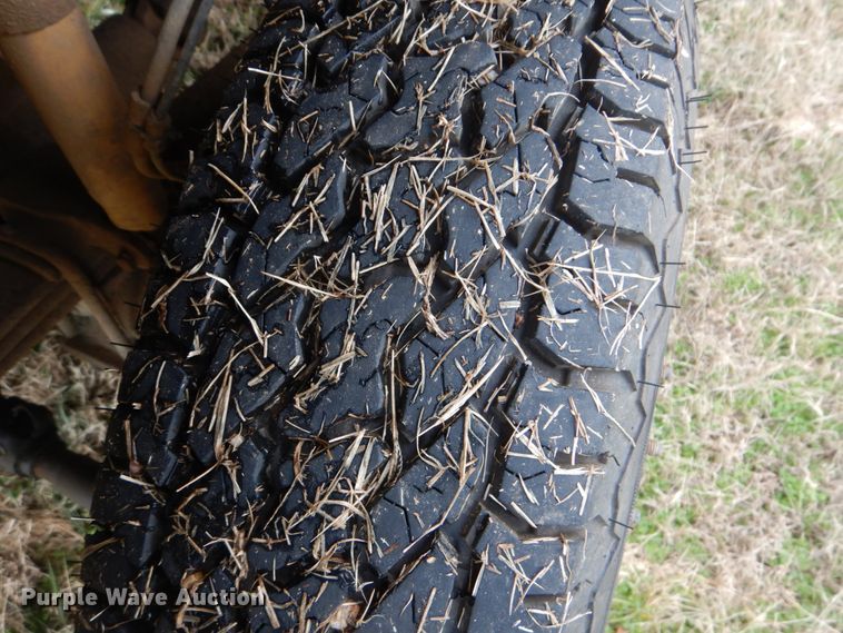 image for item FF9183 1999 Ford F350 Super Duty bale bed pickup truck