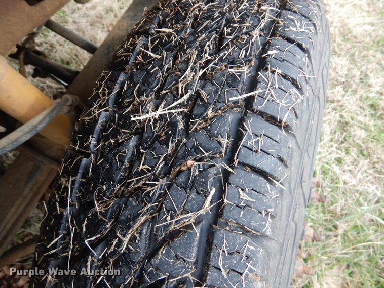 image for item FF9183 1999 Ford F350 Super Duty bale bed pickup truck