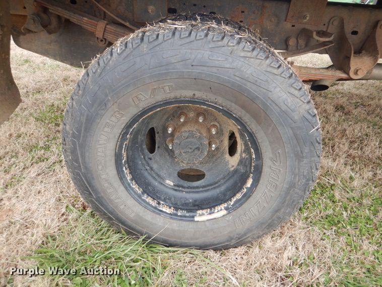 image for item FF9183 1999 Ford F350 Super Duty bale bed pickup truck