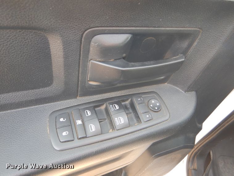 image for item FG9873 2014 Dodge Ram 2500 ST Crew Cab pickup truck