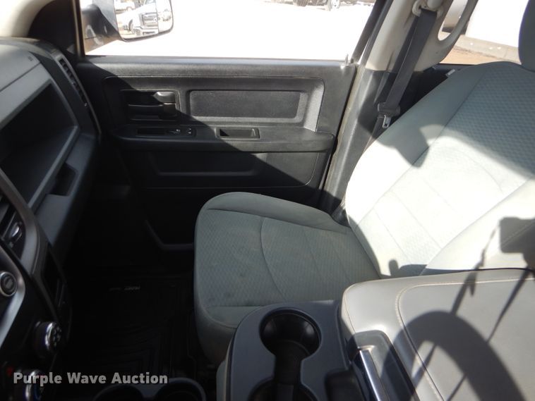 image for item FG9873 2014 Dodge Ram 2500 ST Crew Cab pickup truck