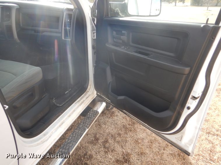 image for item FG9873 2014 Dodge Ram 2500 ST Crew Cab pickup truck