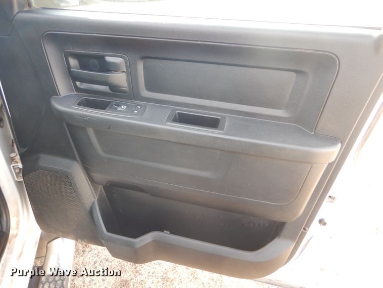 image for item FG9873 2014 Dodge Ram 2500 ST Crew Cab pickup truck