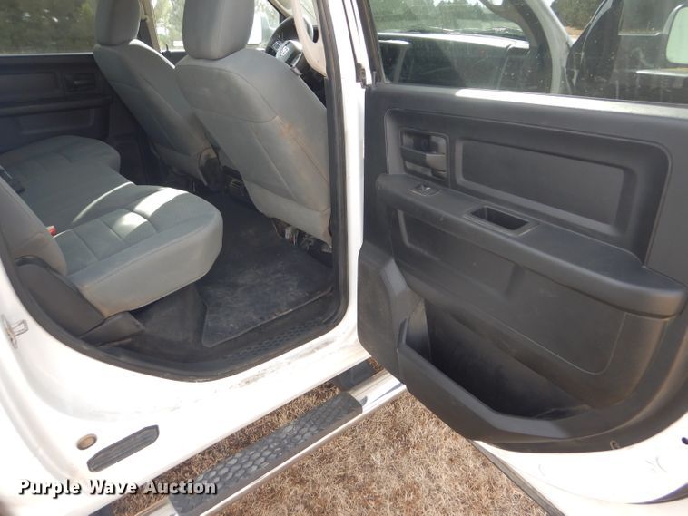 image for item FG9873 2014 Dodge Ram 2500 ST Crew Cab pickup truck