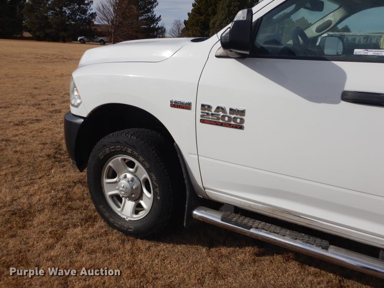 image for item FG9873 2014 Dodge Ram 2500 ST Crew Cab pickup truck