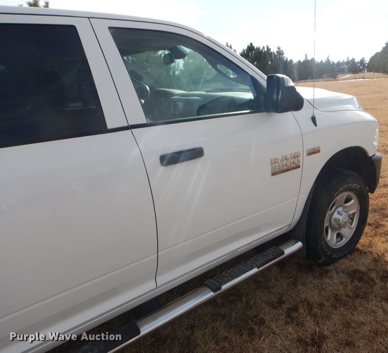 image for item FG9873 2014 Dodge Ram 2500 ST Crew Cab pickup truck