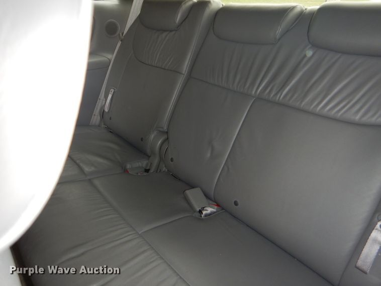 image for item FJ9883 2008 Toyota Sienna XLE van