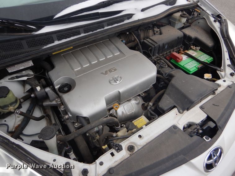 image for item FJ9883 2008 Toyota Sienna XLE van